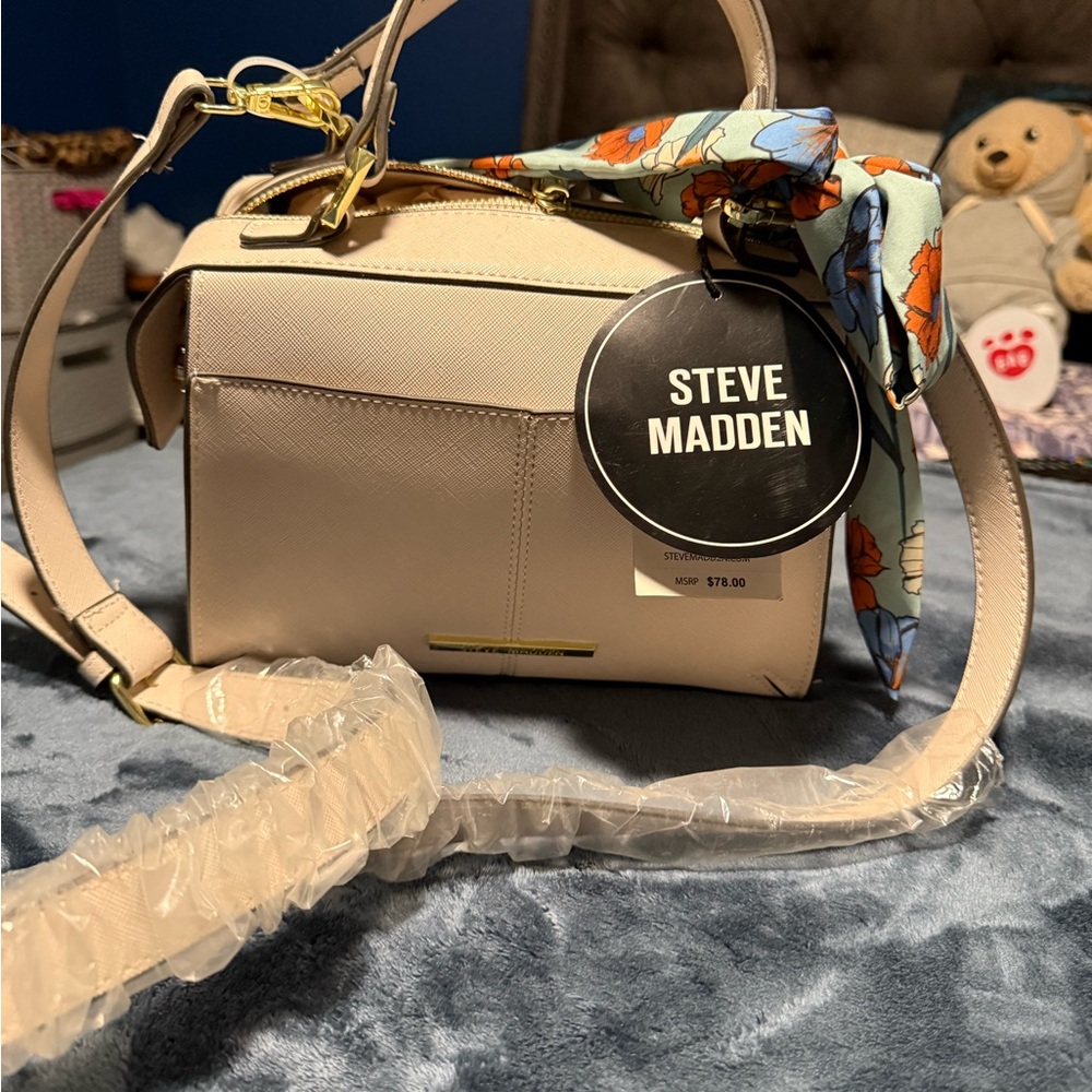 Steve Madden Cream Satchel with Gold Accents - Picture 2 of 3